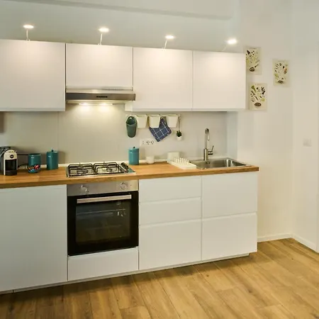 Melpomene E Talia Apartman *